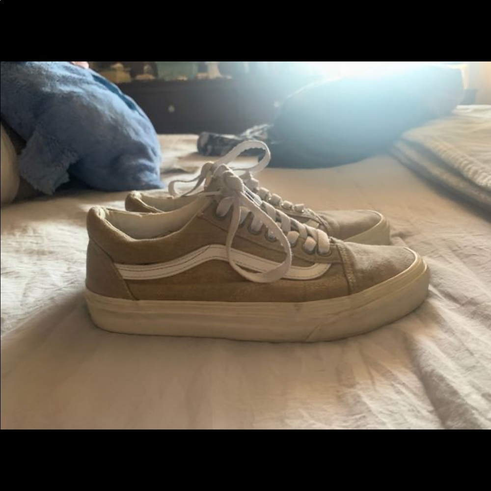 Vans - Picture 2 of 3